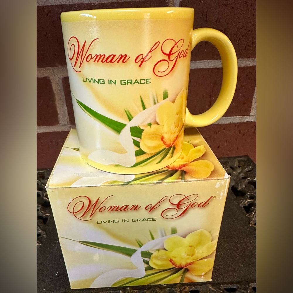2007 Yellow Floral 'Woman of God-Living in Grace” Mug by CTA with Box - Picture 6 of 6